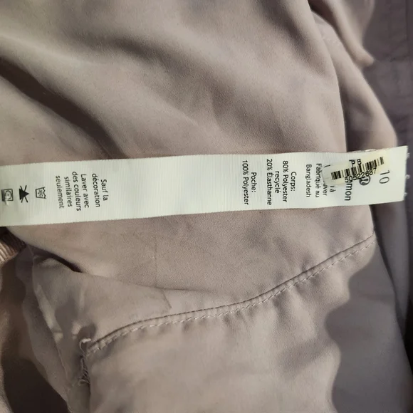 Lululemon Pack It Up Jacket in the color Smoky Blush. Size 10 - Picture 12 of 16